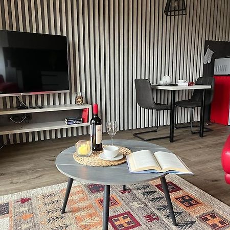 Byt V Blizkosti Centra A V Klidne Zone Tábor Exteriör bild